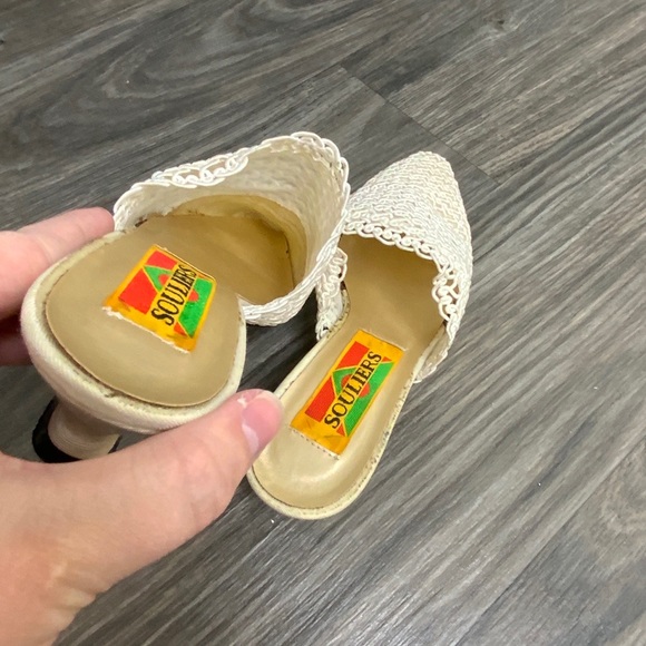 Souliers Covered Foot Open Back Heels - Picture 4 of 6